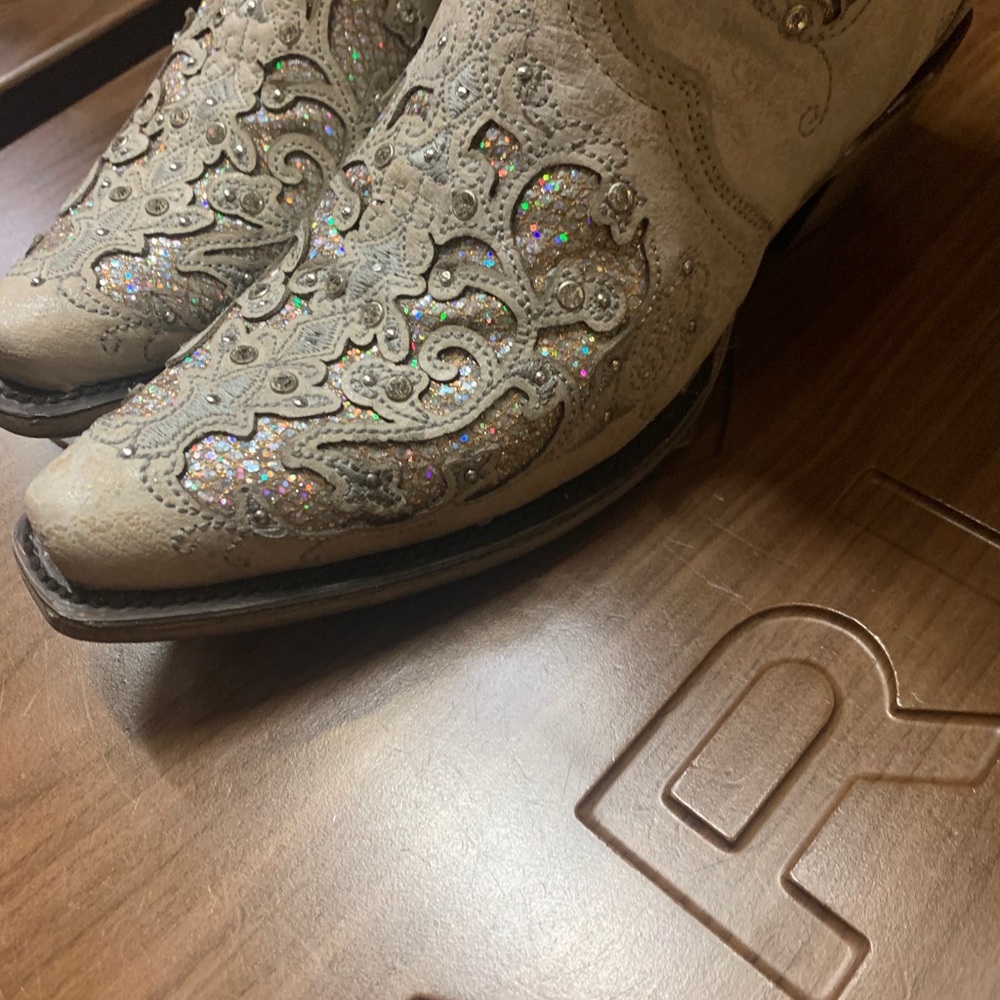 Corral boots